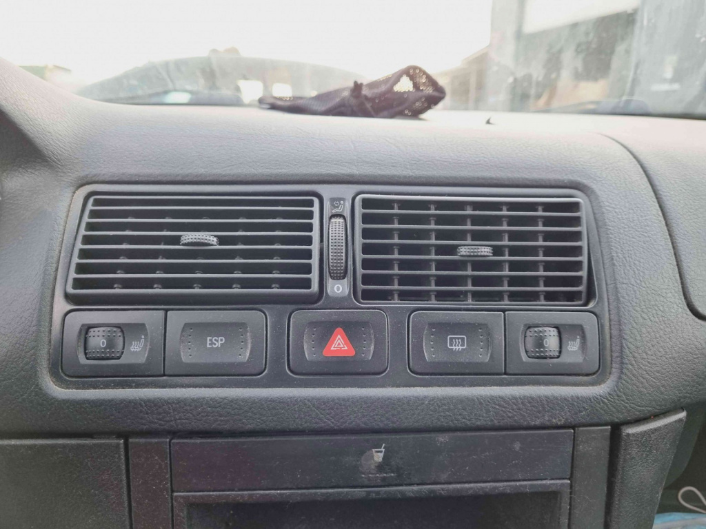 Butoane comenzi consola centrala Volkswagen Golf 4 Variant (1J5) [Fabr 1999-2005] OEM