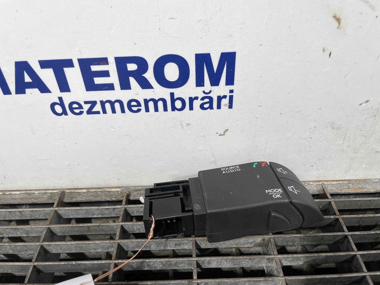 BUTOANE COMENZI VOLAN DACIA SANDERO SANDERO - - (2012 2019)