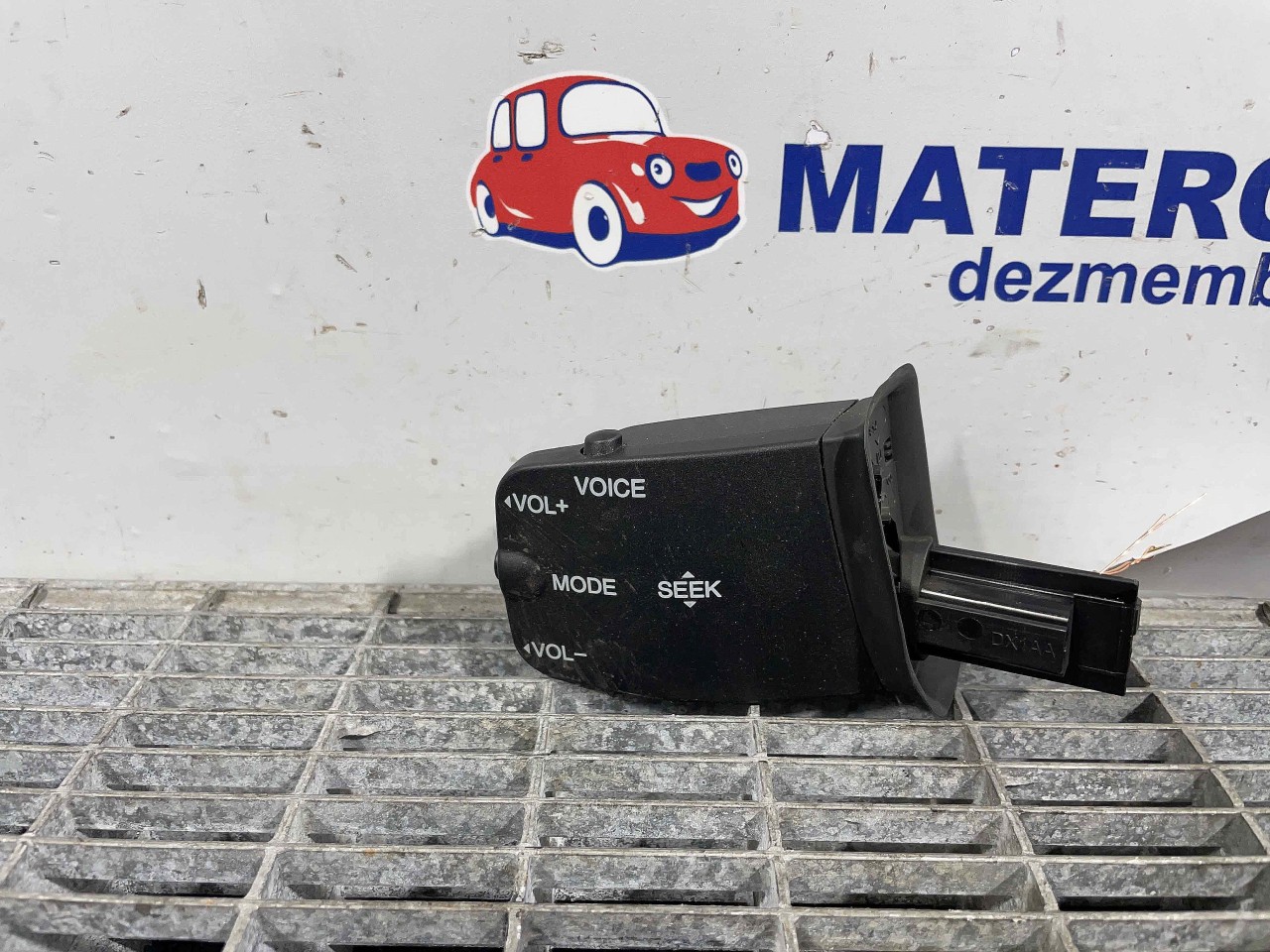 BUTOANE COMENZI VOLAN FORD KUGA - - (2008 2012)