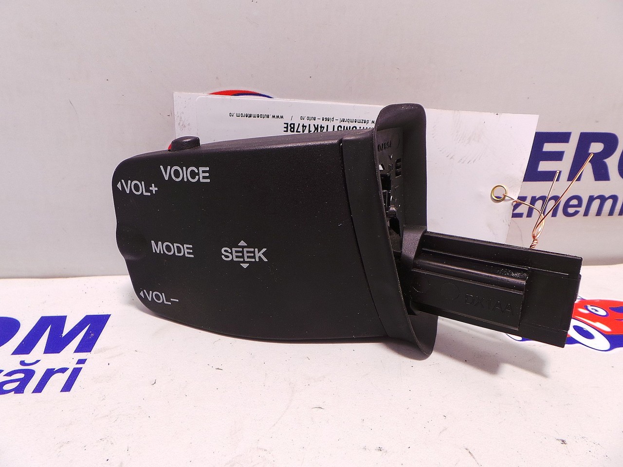 BUTOANE COMENZI VOLAN FORD KUGA - - (2008 2012)