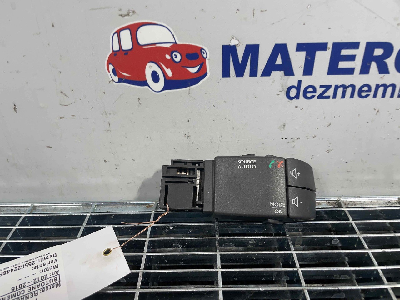 BUTOANE COMENZI VOLAN RENAULT CLIO - - (2012 2016)