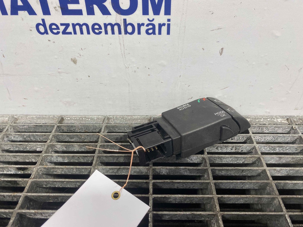 BUTOANE COMENZI VOLAN RENAULT CLIO CLIO - - (2012 2016)