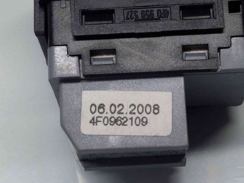 Butoane dezactivare alarma Audi Q7 (4LB) [ Fabr 2006-2014] 4F0962109