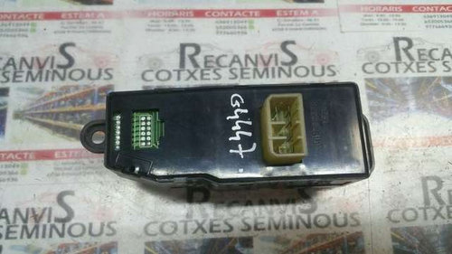 Butoane geam HYUNDAI STAREX 9357-4A000 / 9357 4A000 / 93574A000 / 93570-4A100 / 93570 4A100 / 935704...
