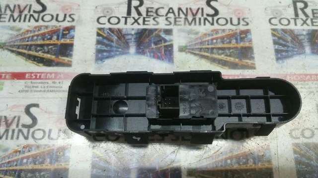 Butoane geam PEUGEOT 308 5326 9801 / 53269801 / 96 565 184 XT / 96565184XT5326 9801 / 53269801 / 96 565 184 XT / 96565184XT