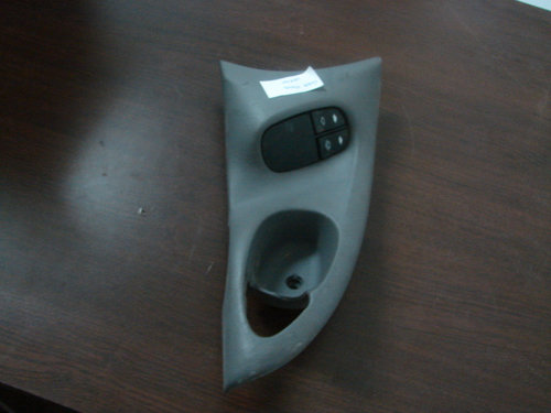 Butoane geam sofer Ford Focus [1998 - 2004] Hatchback 5-usi 1.6 MT (101 hp) (DAW DBW)