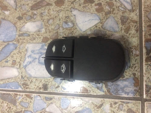 Butoane geam sofer Ford Focus [1998 - 2004] wagon 5-usi 1.8 MT (116 hp) (DNW)