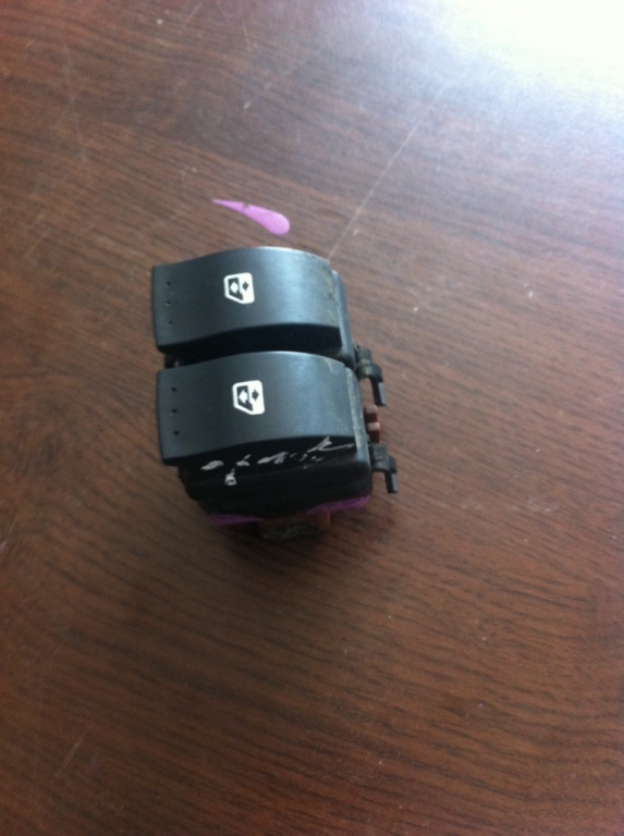 Butoane geam sofer spate Renault Scenic 2 [2003 - 2006] Minivan 5-usi 1.4 MT (98 hp) II (JM0/1_)