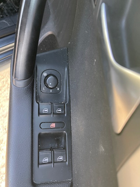 Butoane geam sofer Volkswagen Passat B7 [2010 - 2015] Variant wagon 5-usi 2.0 TDI (140 hp)