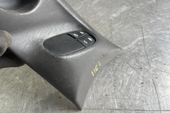 Butoane geam sofer YS4T14529AA / YS4T 14529 AA Ford Focus [1998 - 2004] wagon 5-usi 1.8 Tddi MT (90 hp)