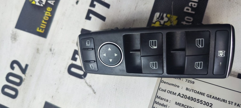 Butoane geam stanga fata Mercedes W204 2.2 CDI an 2012 cod A2049055302