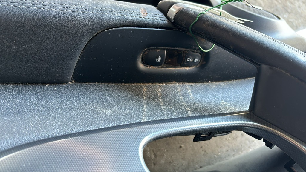 Butoane geam usa dreapta fata Nissan Qashqai an fab. 2019