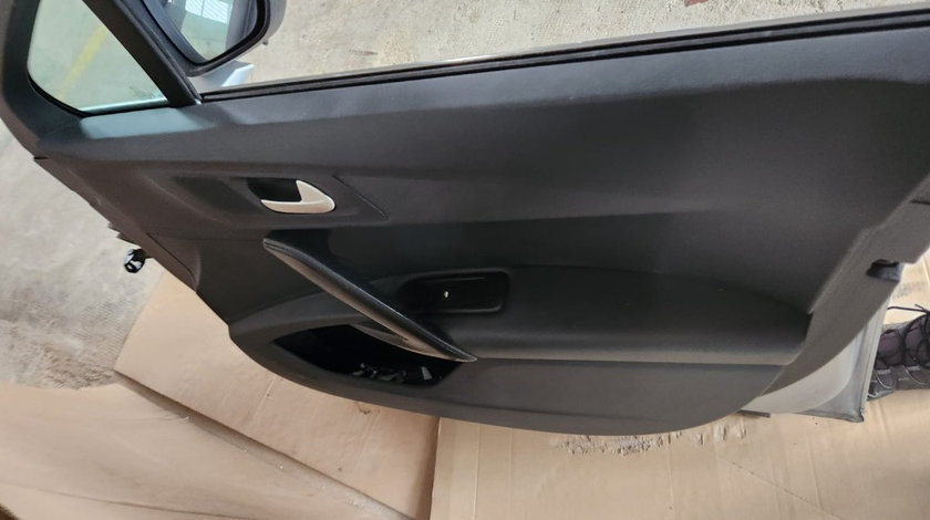 Butoane geam usa dreapta fata Peugeot 508 combi an de fabricatie 2014