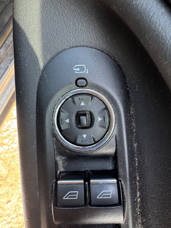 Butoane geam usa stanga fata Ford Mondeo MK4 an 2011
