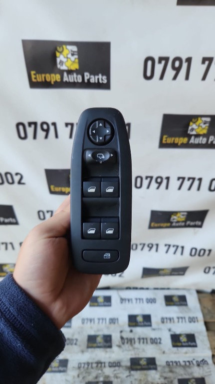 Butoane geam usa stanga fata Peugeot 208 1.2 vti cod motor HMZ an 2015