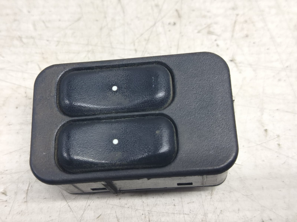 Butoane geamuri 90561086 Opel Astra G [1998 - 2009] 1.6 benzina X16XEL