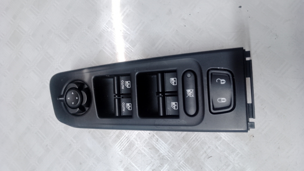 Butoane geamuri electrice Jeep Renegade - Benzina 2017, -