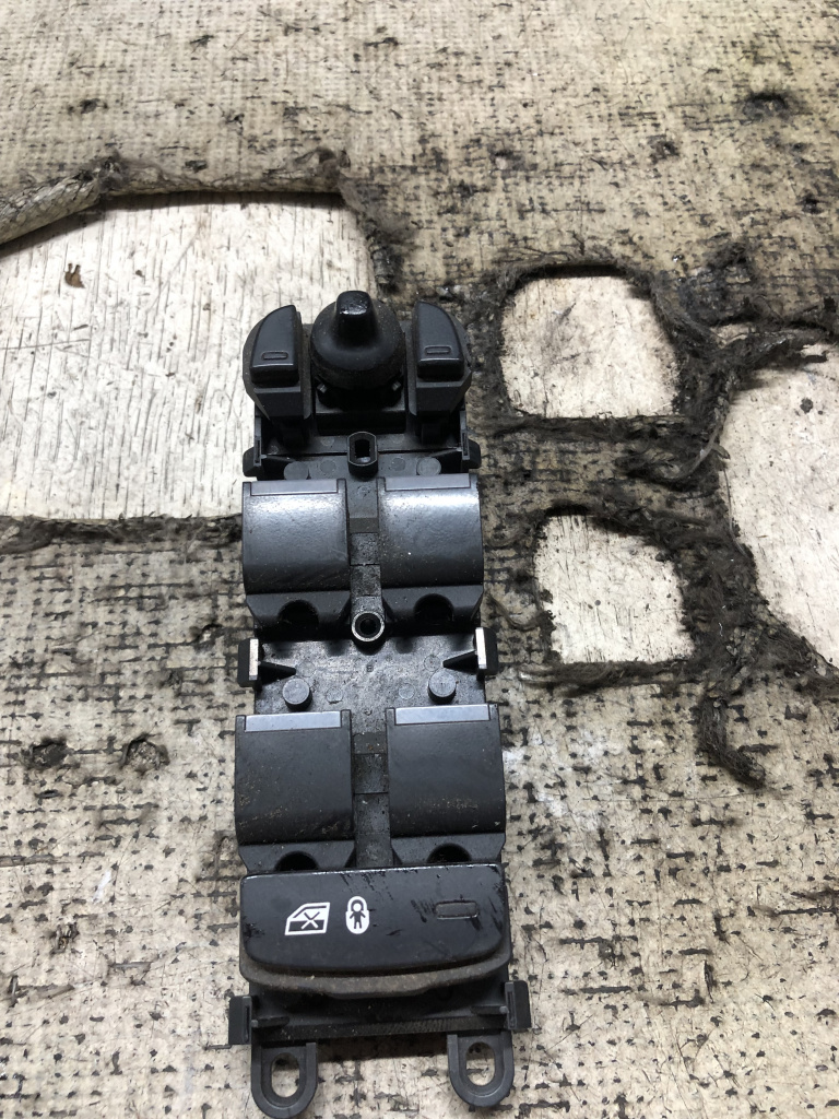 Butoane geamuri electrice Land Rover Discovery 2.0 Motorina 2017