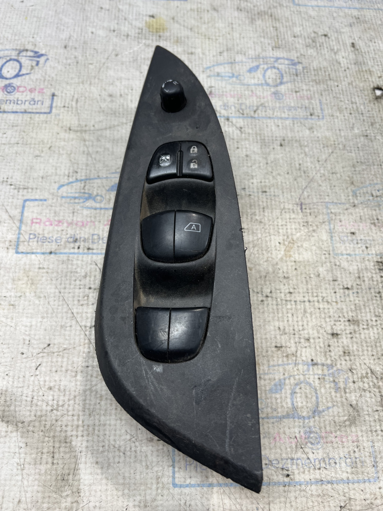 Butoane geamuri electrice Nissan Qashqai 2012
