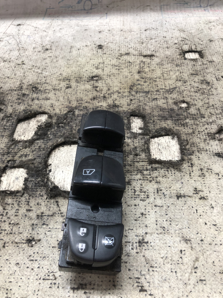 Butoane geamuri electrice Nissan Qashqai 2015