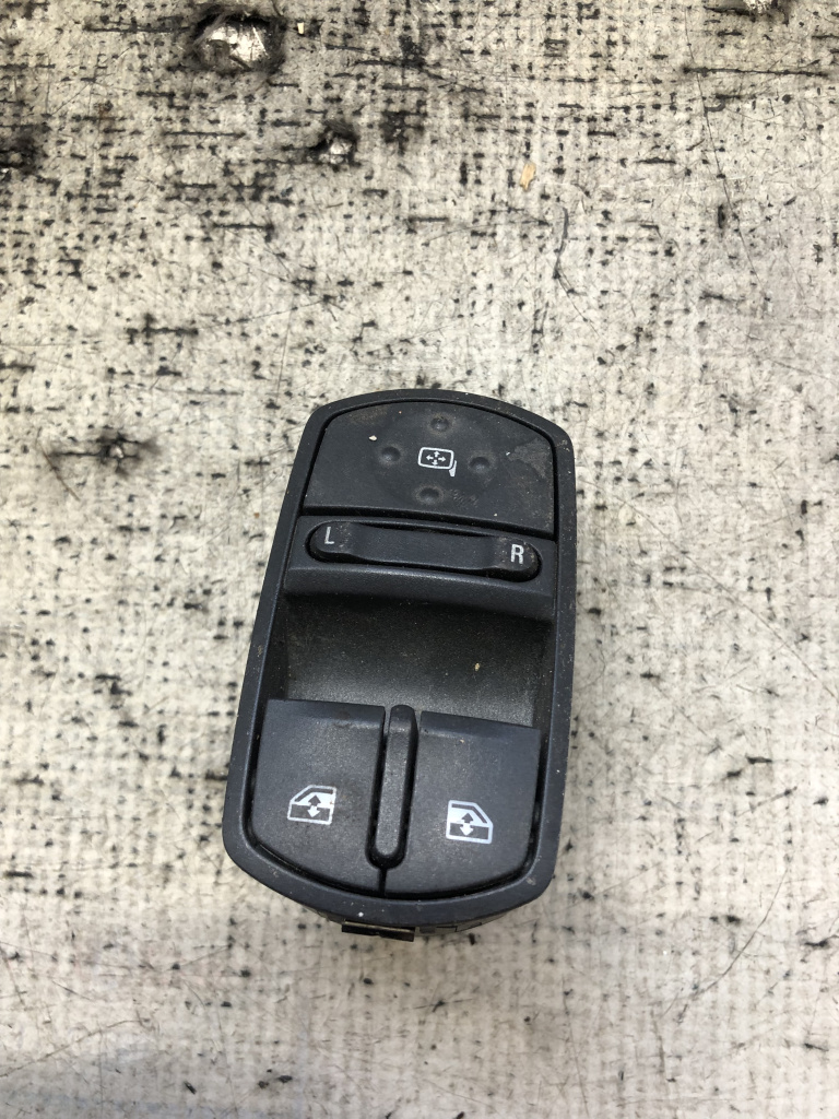 Butoane geamuri electrice Opel Corsa D 2010, 13258521AA