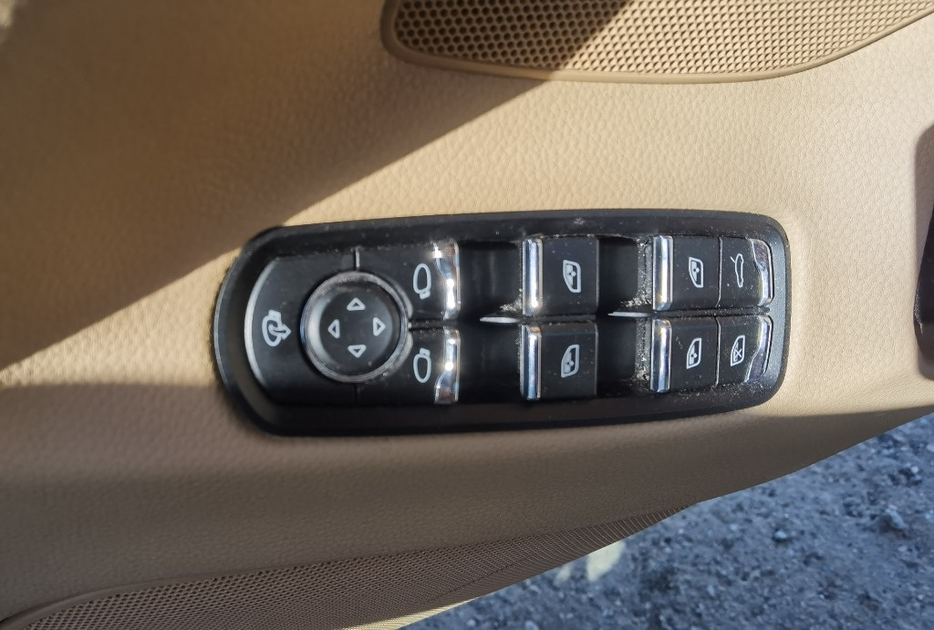 Butoane geamuri electrice porsche panamera 3.0 d