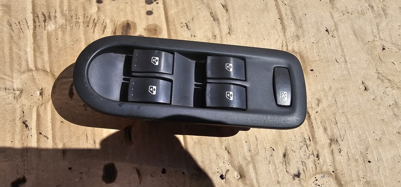 Butoane geamuri electrice Renault Megane 2 / Scenic 2 2004 2005 2006 2007 2008