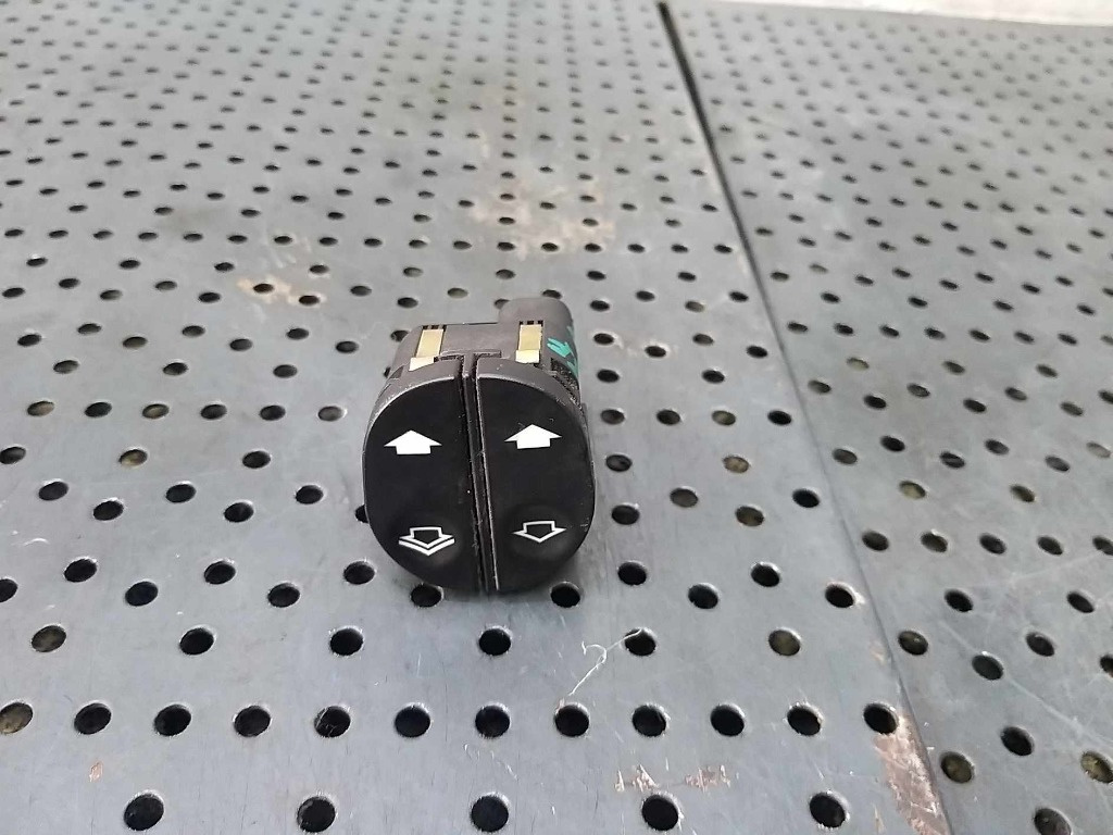 Butoane geamuri electrice stanga fata ford fiesta 5 jh jd 6s6t14529aa