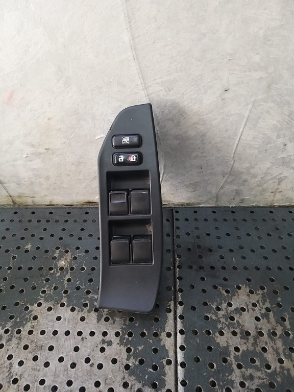 Butoane geamuri electrice stanga fata toyota verso r2 840400f080