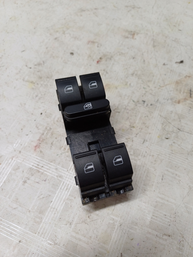 Butoane geamuri electrice Volkswagen Jetta - Motorina 2012, 1K4959857B