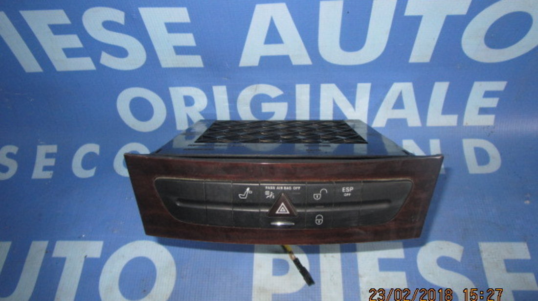 Butoane Mercedes E240 W211 ; A2116800552 (panou consola centrala)