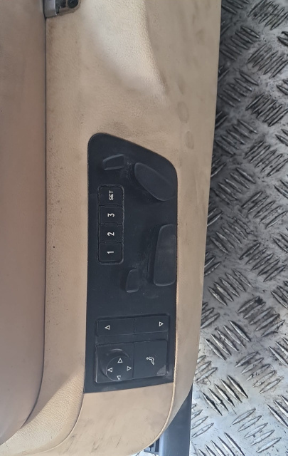 Butoane reglaj scaun dreapta 3D0959766M Volkswagen VW Phaeton [facelift] [2008 - 2010] Sedan 3.0 TD 4Motion AT (233 hp) Cod motor CARA , cod cutie JSH , cod culoare LO41