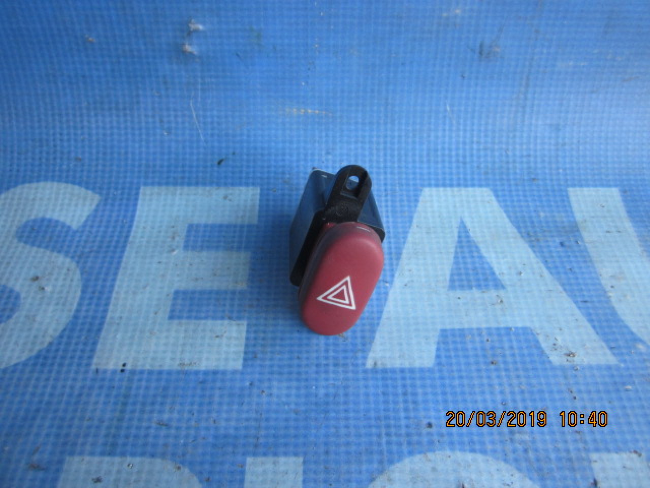 Butoane Renault Espace; 8229553407 (avarii)