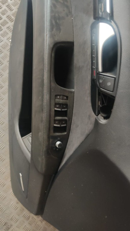 Butoane usa stanga fata Audi Q7 4L 4.2 TDI 340cp / 250Wk cod motor CCF transmisie automata an 2014