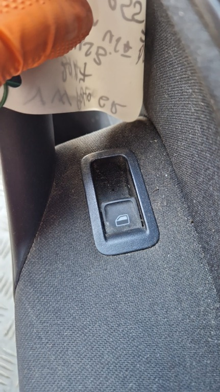 Buton actionare geam dreapta fata Vw Polo 6R 6C an 2017