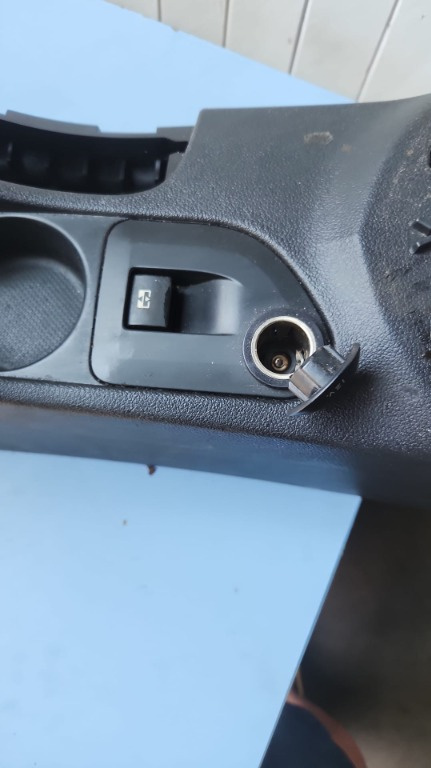 Buton actionare trapa Peugeot 308 SW 1.6 THP 5FX 2009 Cod : 9661118877
