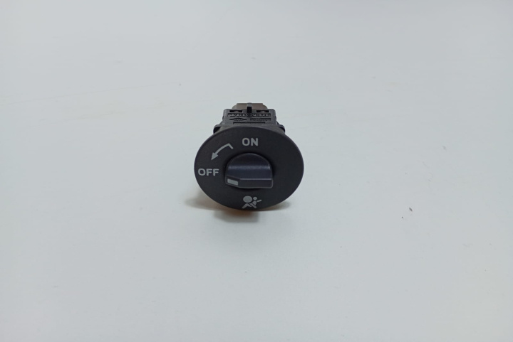 Buton airbag 8200169589C Dacia Logan [facelift] [2007 - 2012]