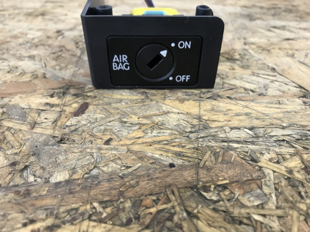 Buton airbag Octavia Break 2.0 TDI DSG combi 2011 (1k0919237D)