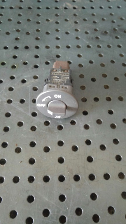 Buton airbag renault laguna 3 8200169589c