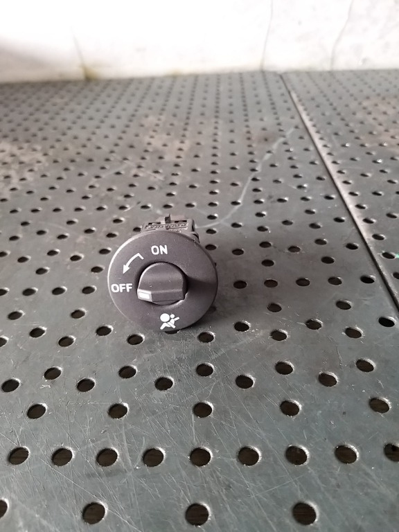 Buton airbag renault scenic 3 8200169589