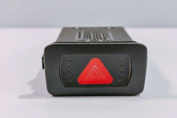 Buton avarie 1J0953235A Volkswagen VW Golf 4 [1997 - 2006]