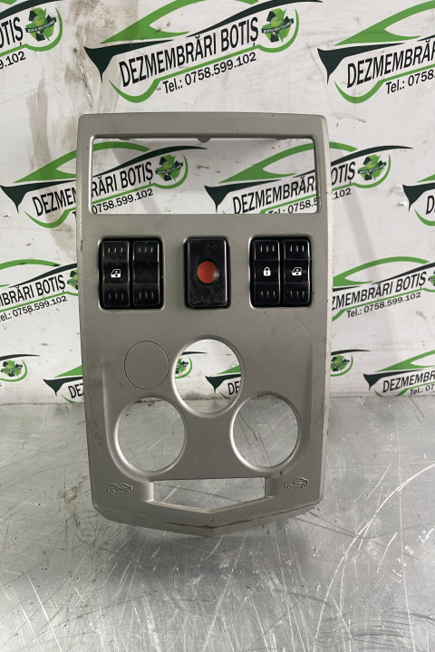 Buton avarie 8200751184 Dacia Logan [2004 - 2008] MCV 1.5 dci MT (84 hp)