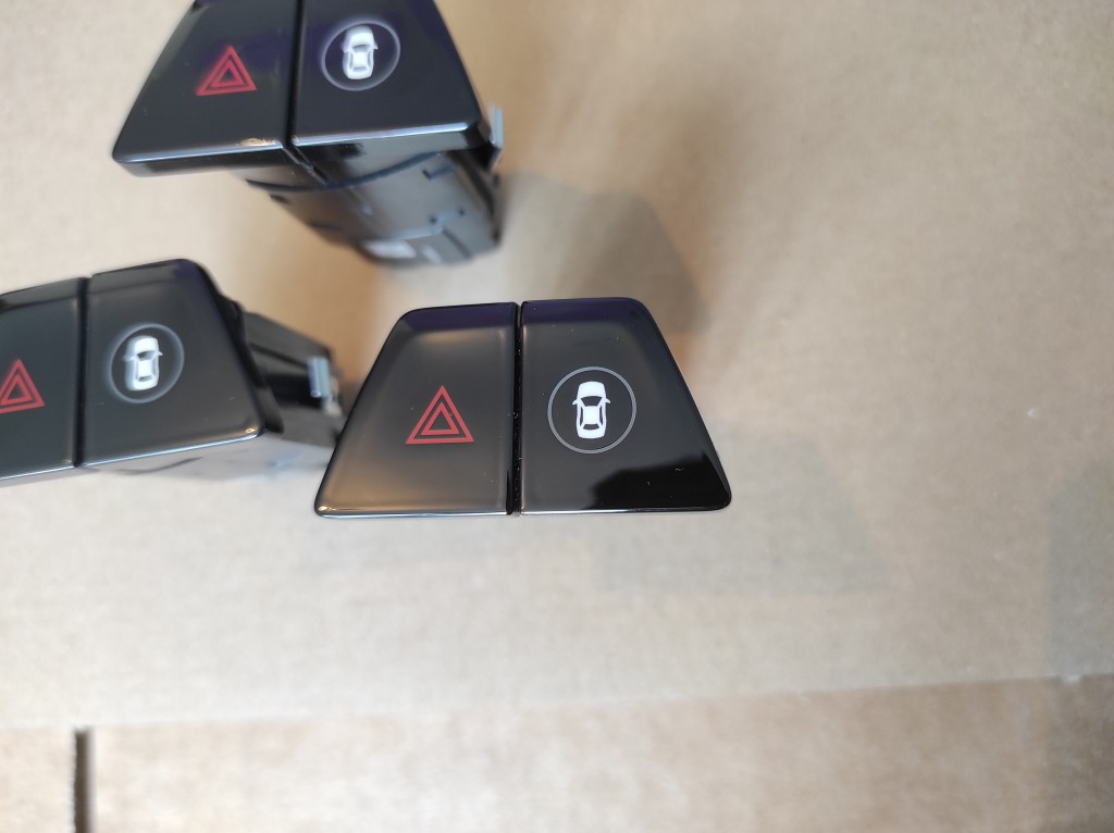Buton avarie BMW G30 F90, G31, G32 GT, G11, G12 cod: 34743203-00