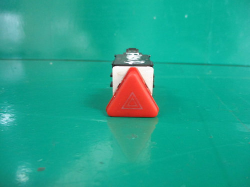 BUTON AVARIE COD 6Y0953235 SKODA FABIA FAB. 1999 - 2008 ⭐⭐⭐⭐⭐