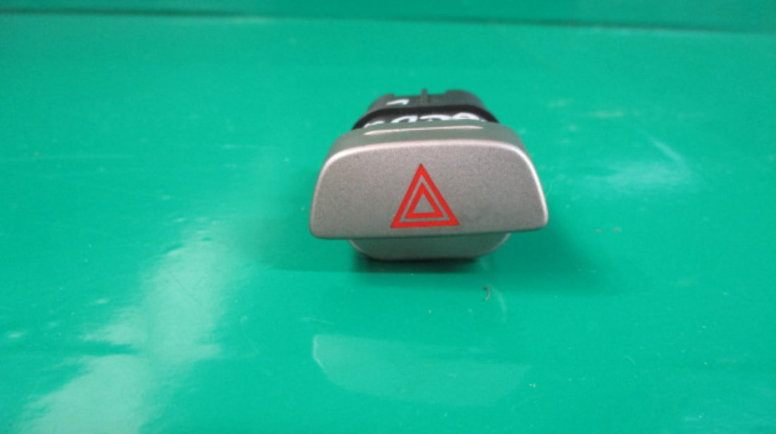 BUTON AVARIE COD 8M5T13A350AB FORD FOCUS 2 FAB. 2004 – 2010 ⭐⭐⭐⭐⭐