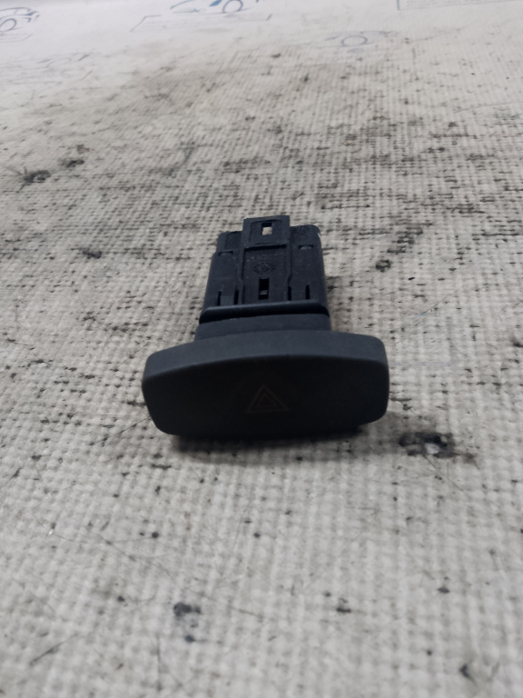 Buton avarie Dacia Duster 2011