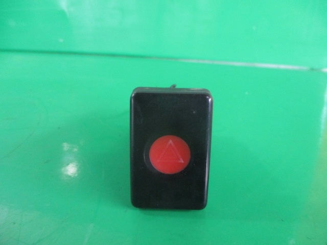 BUTON AVARIE DACIA LOGAN FAB. 2004 - 2012 ⭐⭐⭐⭐⭐