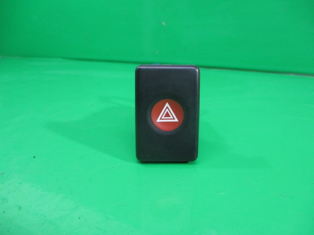 BUTON AVARIE DACIA LOGAN FAB. 2004 – 2012 ⭐⭐⭐⭐⭐