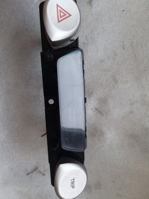 Buton avarie display hyundai i20 93750-1j100ux 93750-1j100