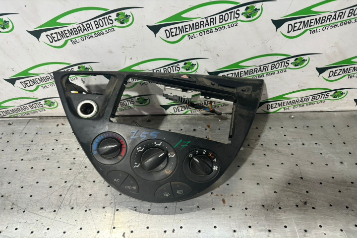 Buton avarie Ford Focus [1998 - 2004] Hatchback 5-usi 1.6 MT (101 hp)